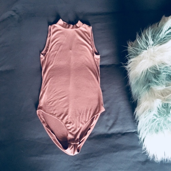 Other - 🌷Dusty Pink Bodysuit🌷